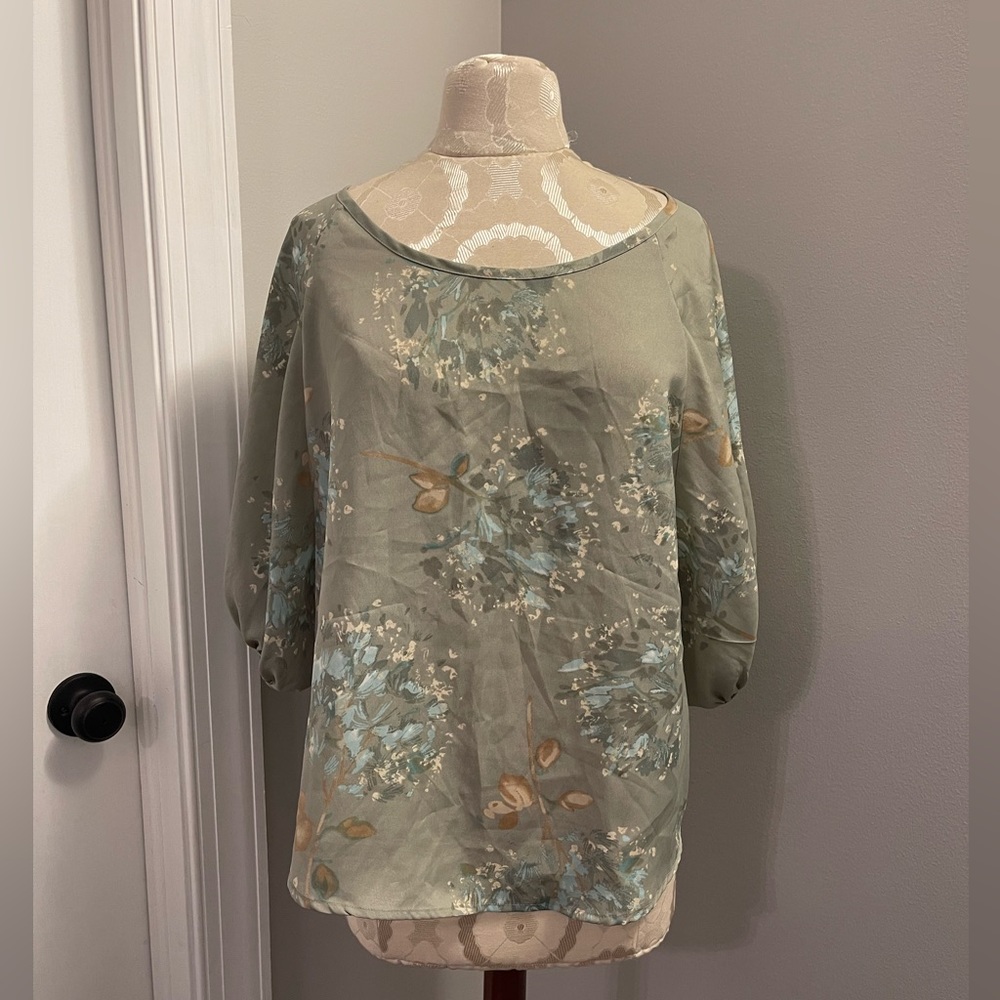 LC LaurenConrad Blouse size Large. Smoke free.